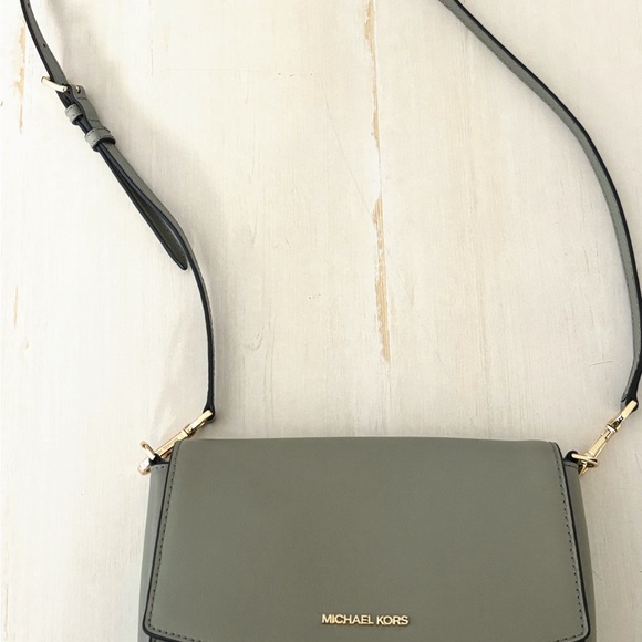 Michael Kors Ellis Medium Flap Messenger Bag - Picture 2 of 4